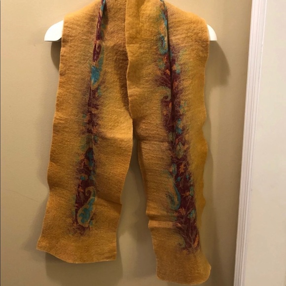 Pure silk and felt scarf